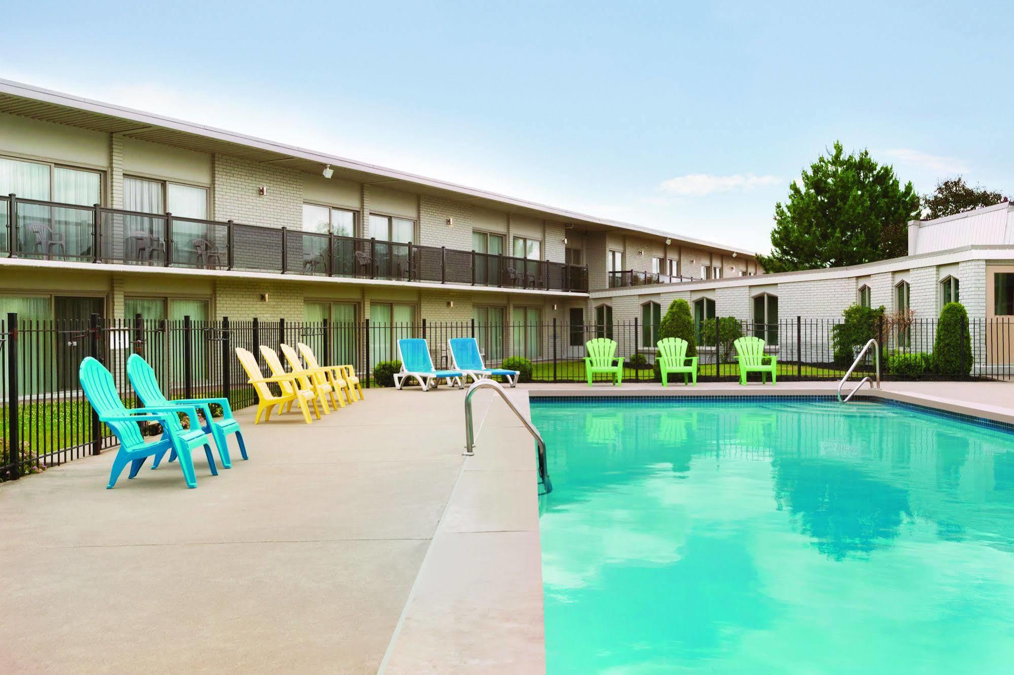 Days Inn By Wyndham Londra Dış mekan fotoğraf
